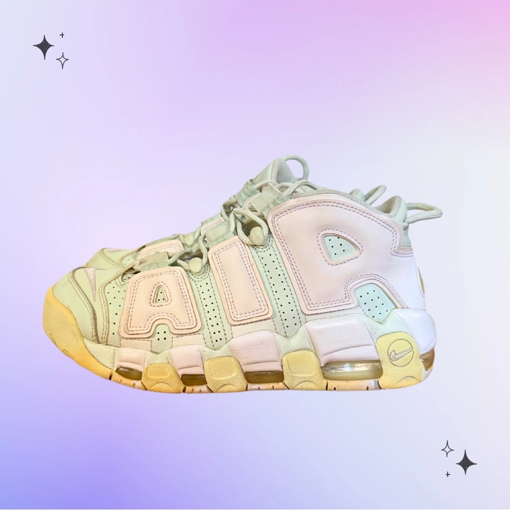 SOLD 🔴 Nike Uptempo Light Green and White